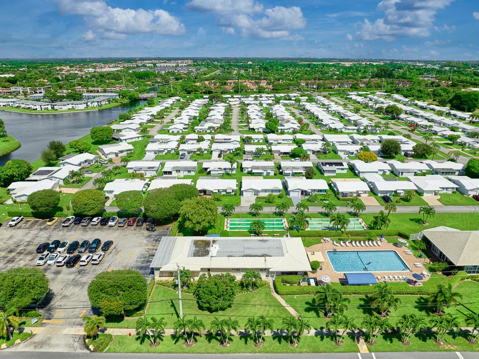 出租: $2,000 (2 贝兹, 1 浴室, 888 平方英尺)