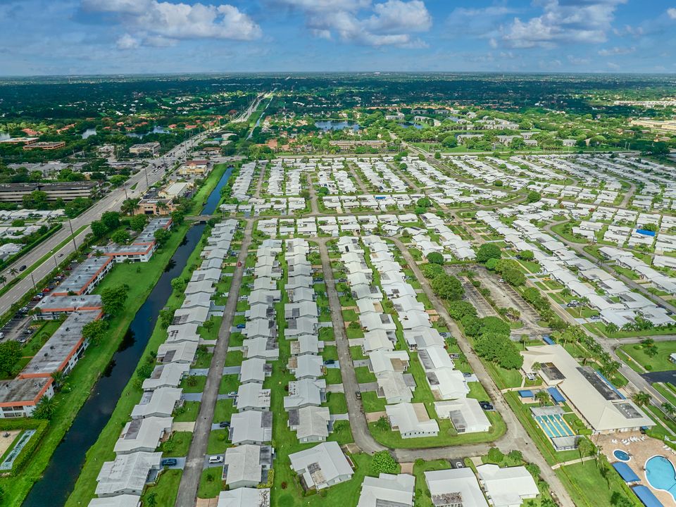 出租: $2,000 (2 贝兹, 1 浴室, 888 平方英尺)