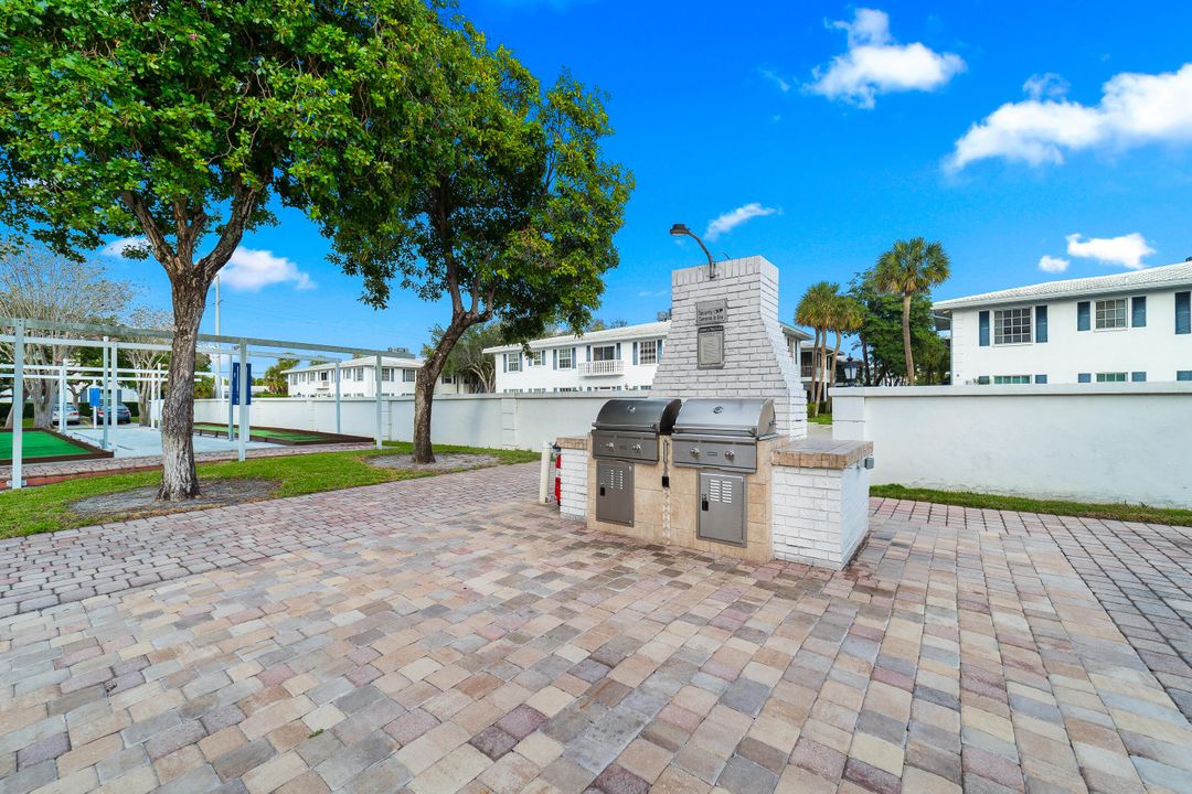 На продажу: $235,000 (2 спален, 2 ванн, 1008 Квадратных фут)