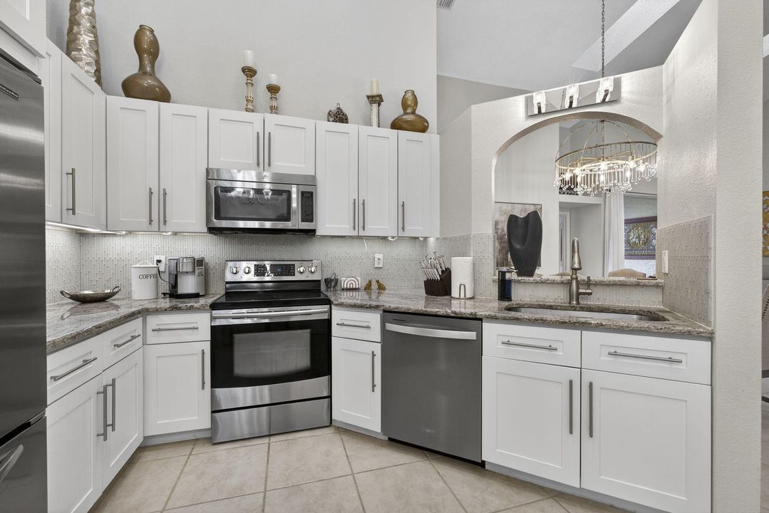 For Rent: $8,000 (2 beds, 2 baths, 1355 Square Feet)