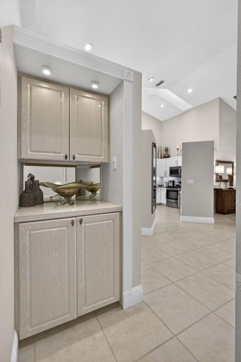 For Rent: $8,000 (2 beds, 2 baths, 1355 Square Feet)