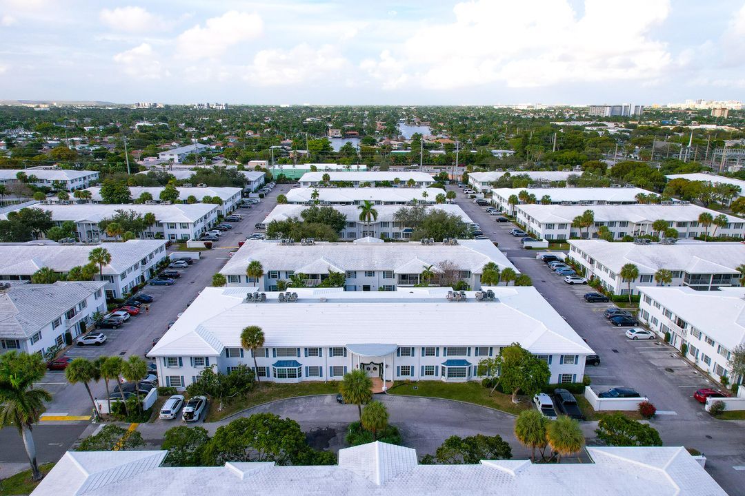 На продажу: $235,000 (2 спален, 2 ванн, 1008 Квадратных фут)