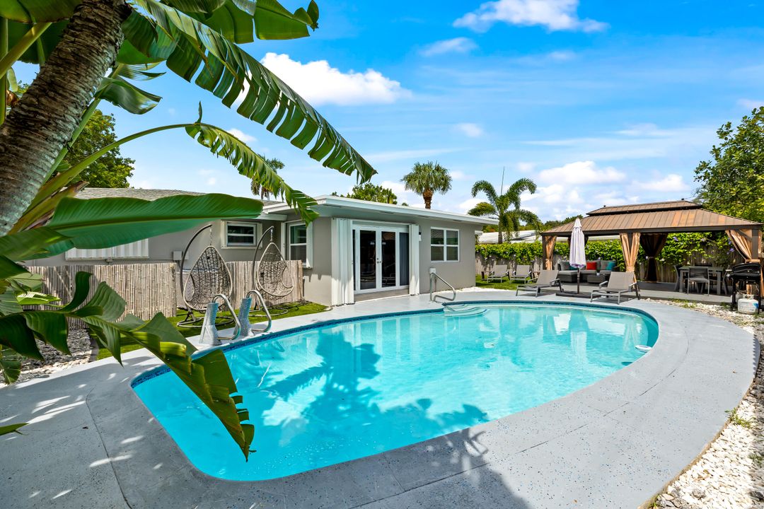 For Rent: $5,527 (3 beds, 2 baths, 1601 Square Feet)