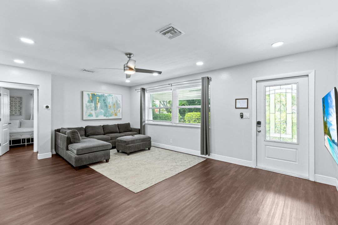 For Rent: $5,527 (3 beds, 2 baths, 1601 Square Feet)