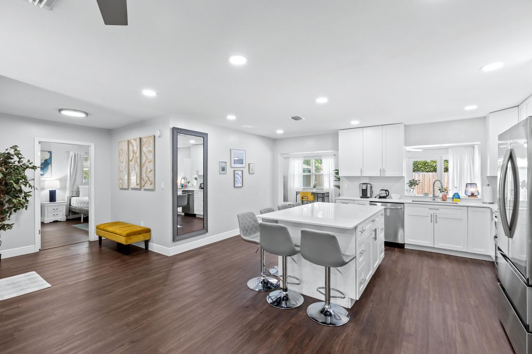 For Rent: $5,527 (3 beds, 2 baths, 1601 Square Feet)