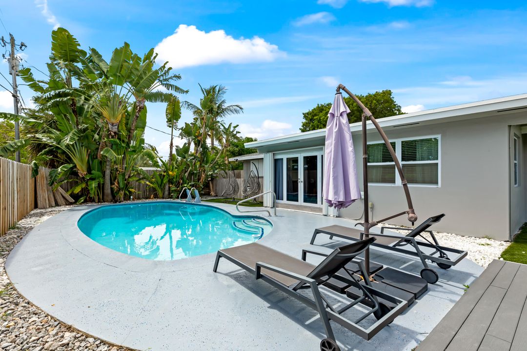 For Rent: $5,527 (3 beds, 2 baths, 1601 Square Feet)