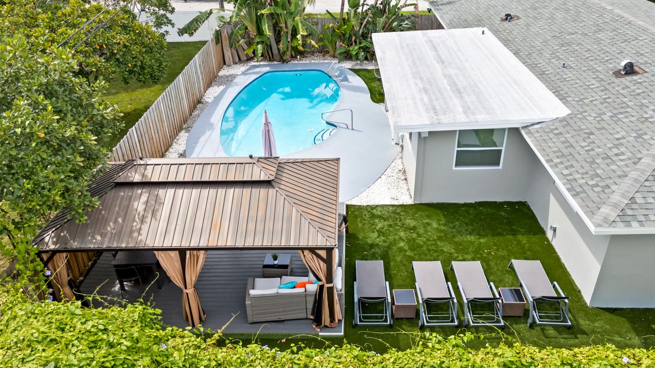 For Rent: $5,527 (3 beds, 2 baths, 1601 Square Feet)