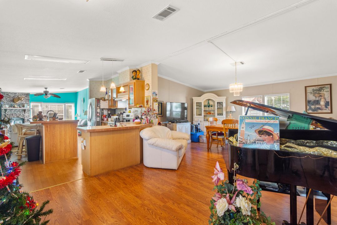 For Sale: $149,900 (2 beds, 2 baths, 1680 Square Feet)