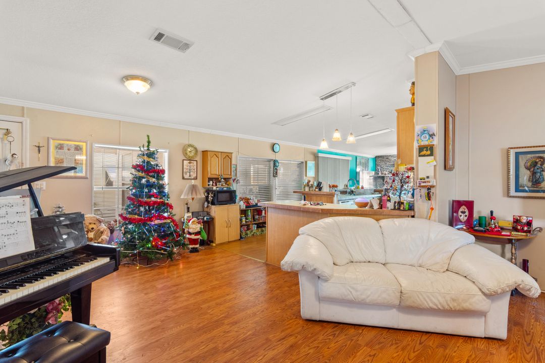 For Sale: $149,900 (2 beds, 2 baths, 1680 Square Feet)