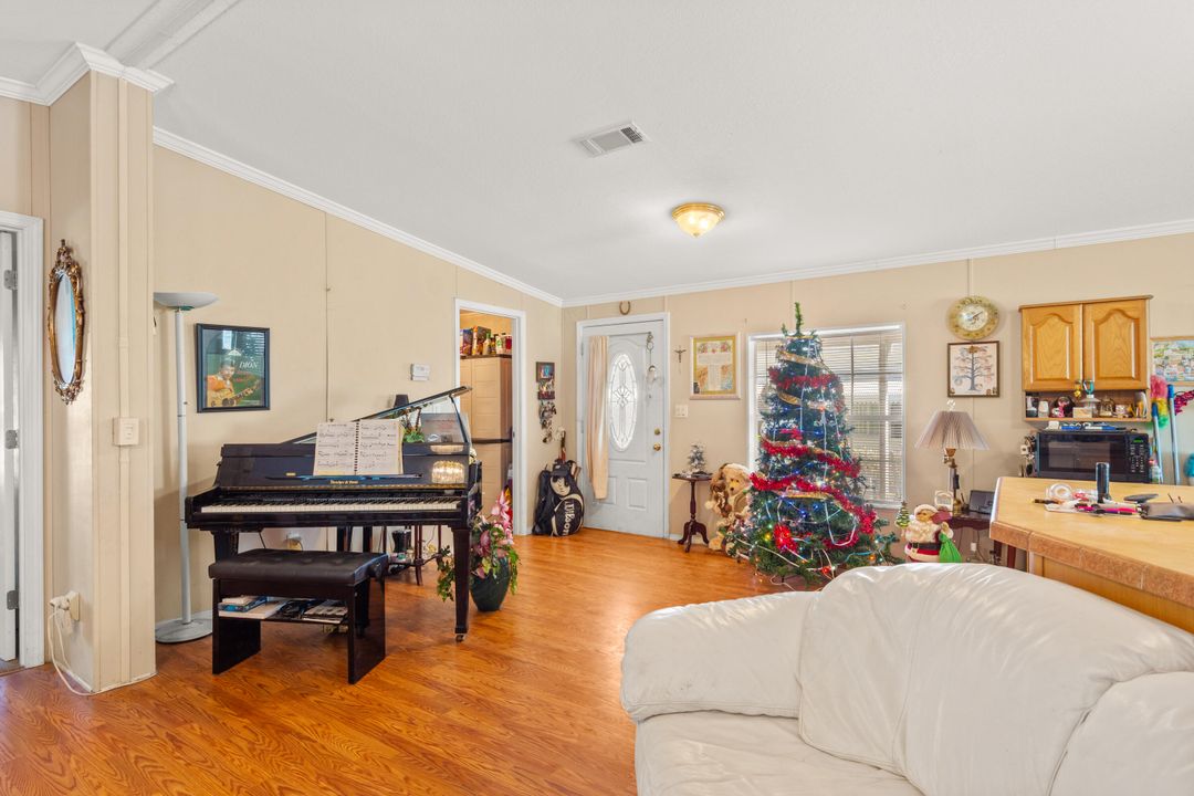 For Sale: $149,900 (2 beds, 2 baths, 1680 Square Feet)