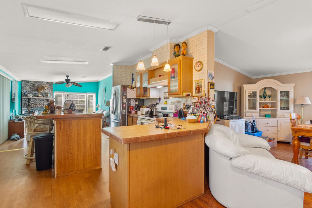 For Sale: $149,900 (2 beds, 2 baths, 1680 Square Feet)