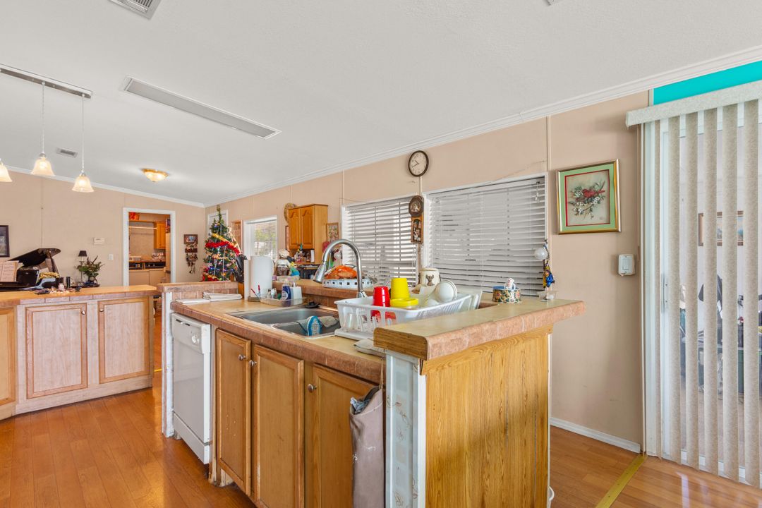 For Sale: $149,900 (2 beds, 2 baths, 1680 Square Feet)