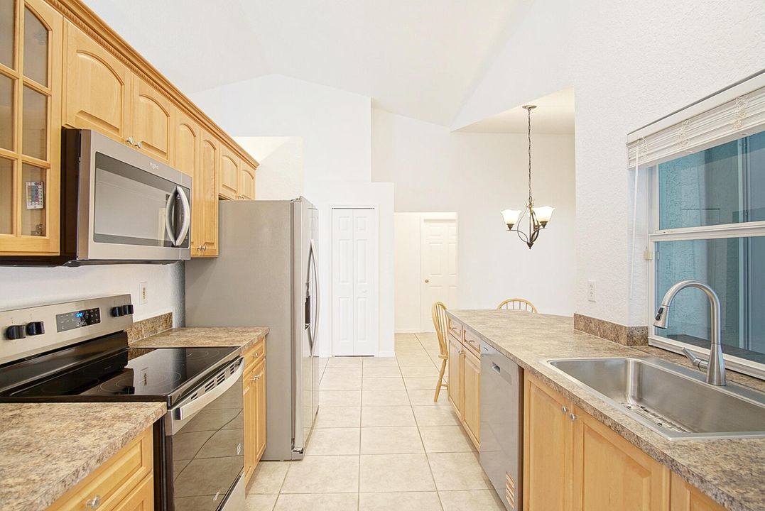 待售: $379,900 (3 贝兹, 2 浴室, 1690 平方英尺)