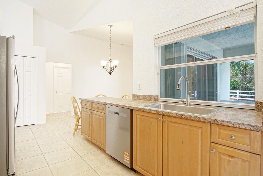 待售: $379,900 (3 贝兹, 2 浴室, 1690 平方英尺)