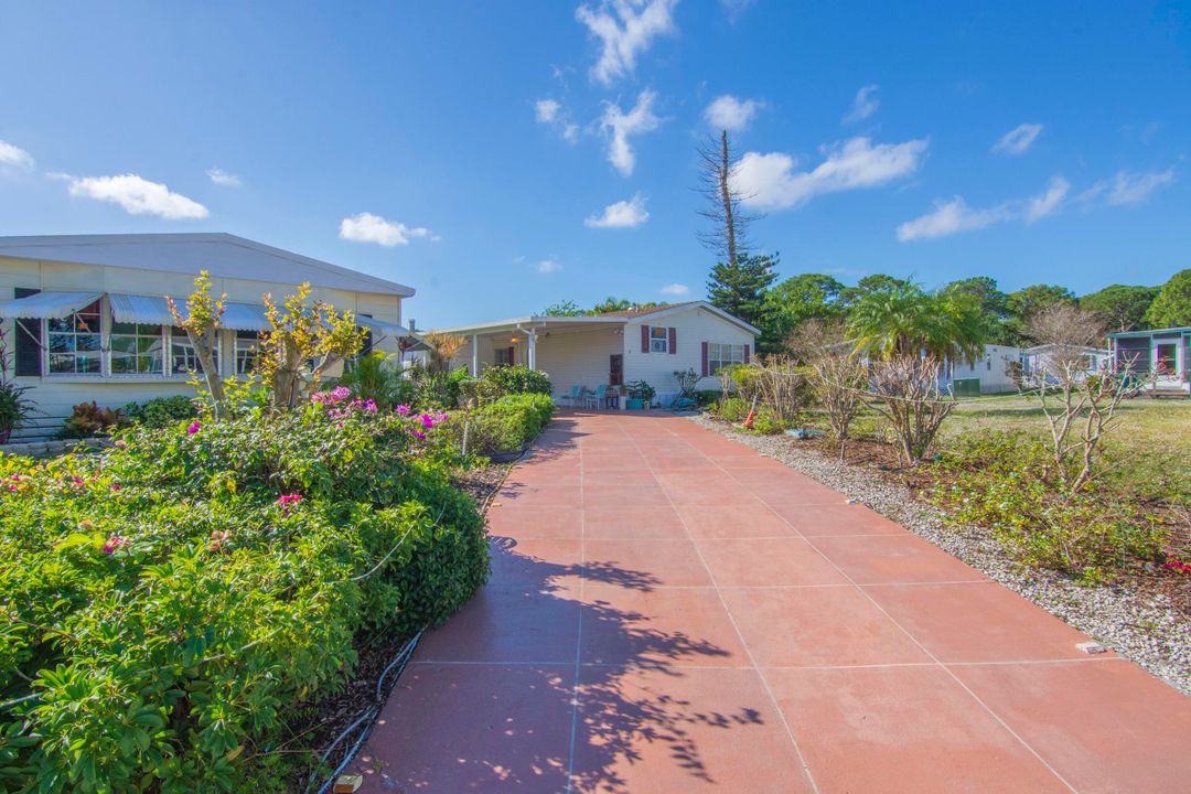 For Sale: $149,900 (2 beds, 2 baths, 1680 Square Feet)