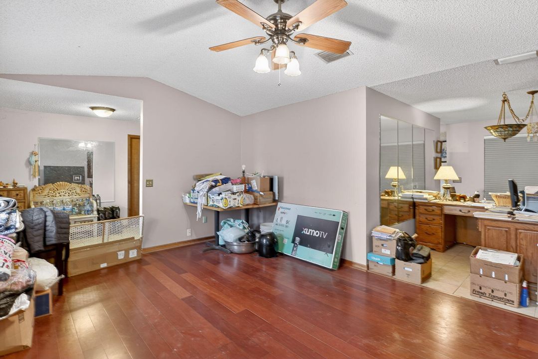 For Sale: $425,000 (4 beds, 2 baths, 2109 Square Feet)