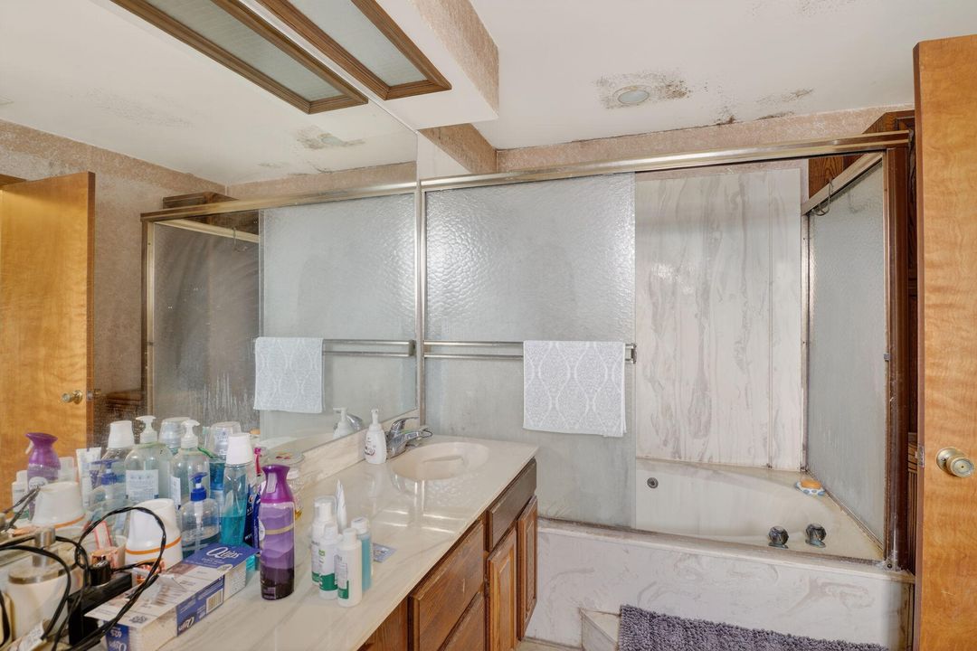 For Sale: $425,000 (4 beds, 2 baths, 2109 Square Feet)