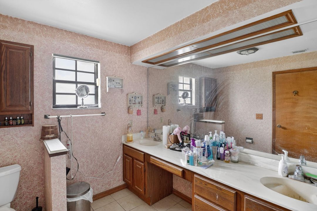 For Sale: $425,000 (4 beds, 2 baths, 2109 Square Feet)