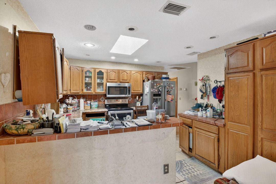 For Sale: $425,000 (4 beds, 2 baths, 2109 Square Feet)