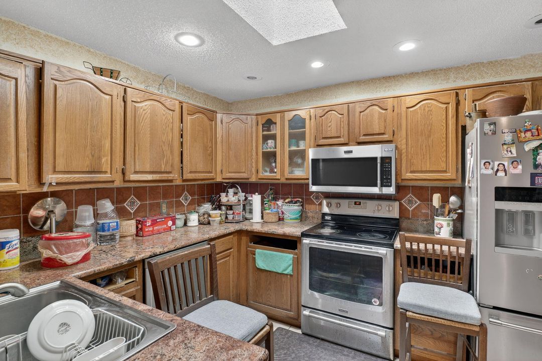 For Sale: $425,000 (4 beds, 2 baths, 2109 Square Feet)