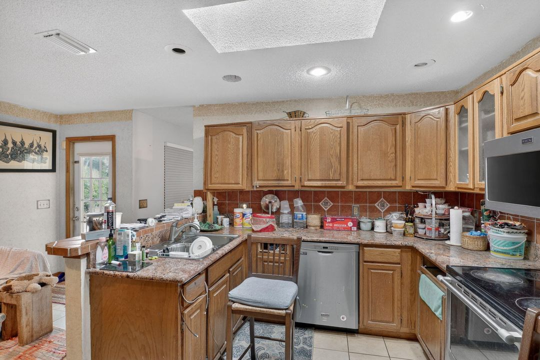 For Sale: $425,000 (4 beds, 2 baths, 2109 Square Feet)