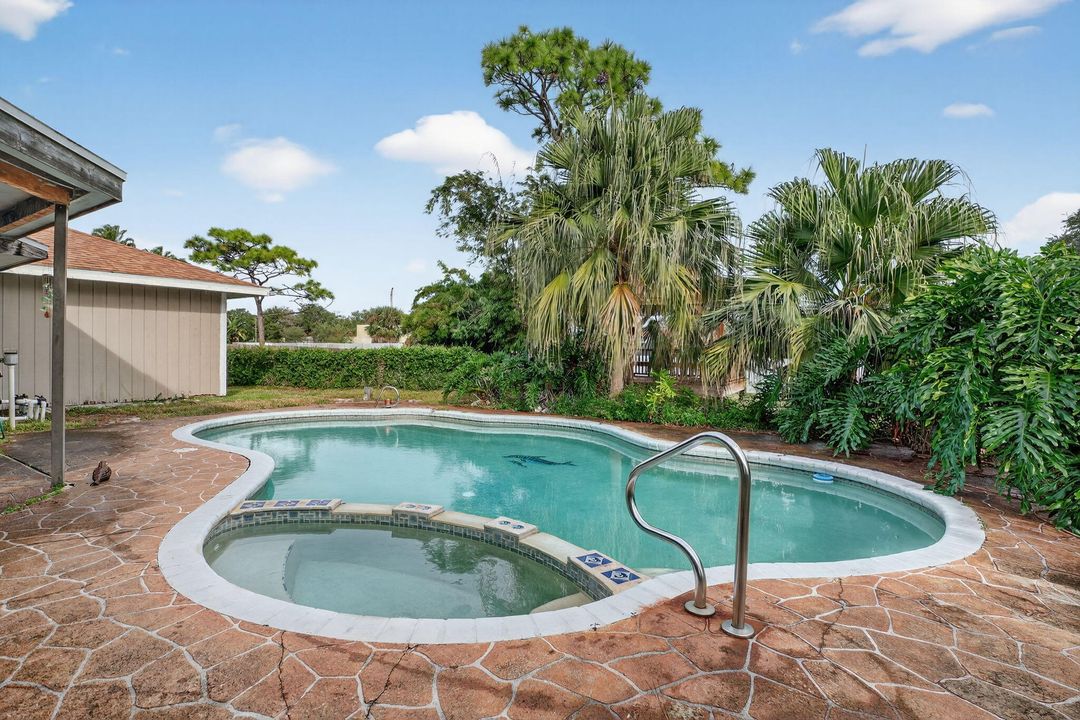 For Sale: $425,000 (4 beds, 2 baths, 2109 Square Feet)