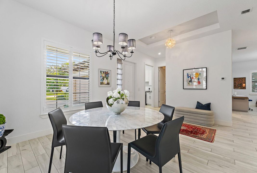 En Venta: $1,200,000 (2 camas, 3 baños, 2025 Pies cuadrados)