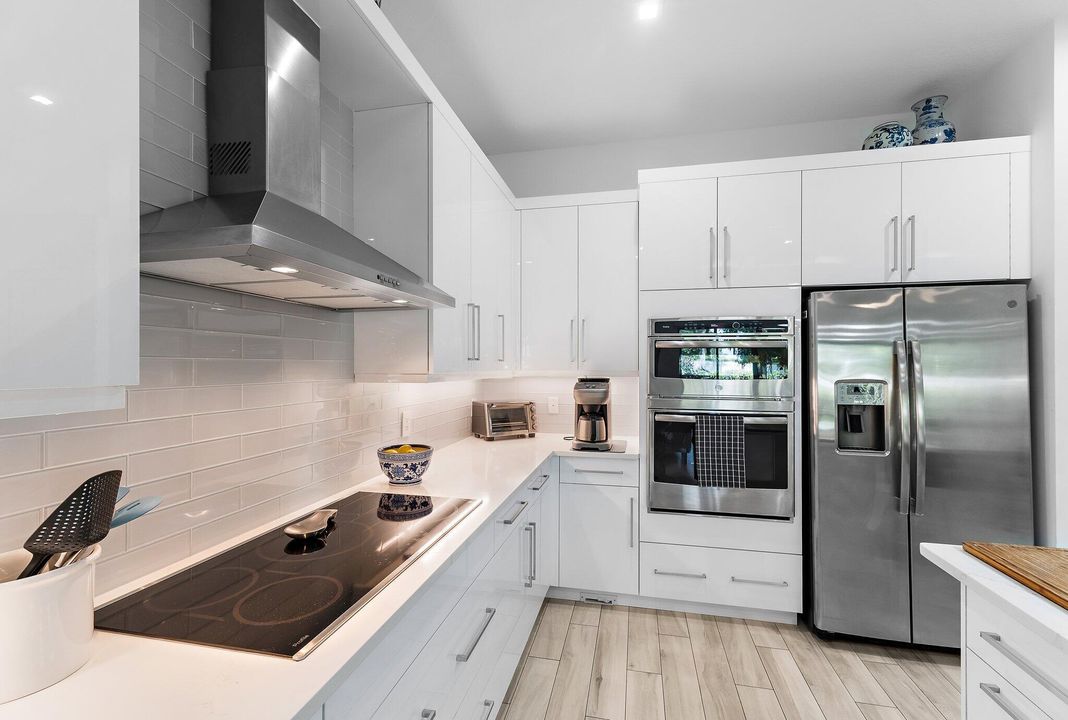 En Venta: $1,200,000 (2 camas, 3 baños, 2025 Pies cuadrados)