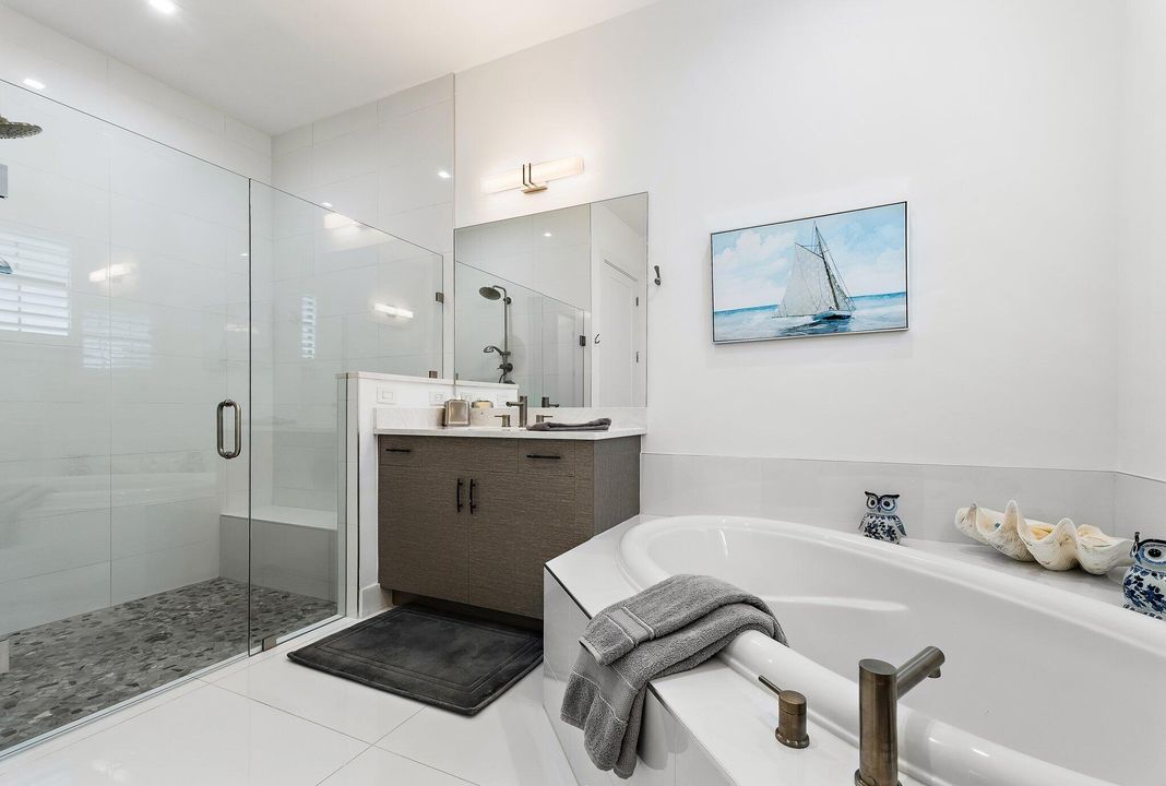 En Venta: $1,200,000 (2 camas, 3 baños, 2025 Pies cuadrados)