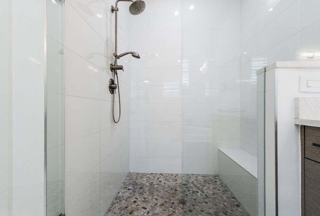 En Venta: $1,200,000 (2 camas, 3 baños, 2025 Pies cuadrados)