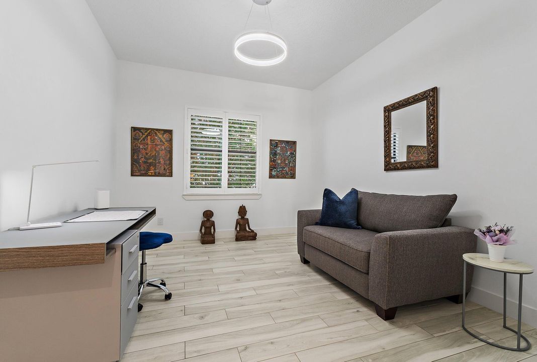 En Venta: $1,200,000 (2 camas, 3 baños, 2025 Pies cuadrados)