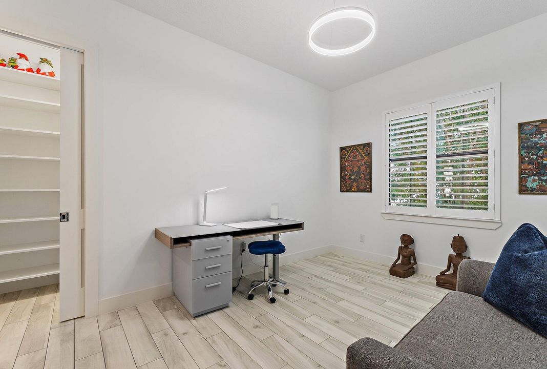 En Venta: $1,200,000 (2 camas, 3 baños, 2025 Pies cuadrados)