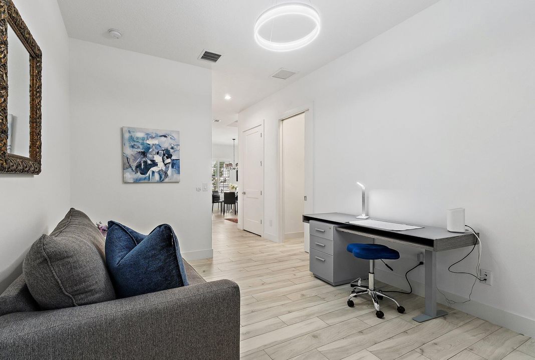 En Venta: $1,200,000 (2 camas, 3 baños, 2025 Pies cuadrados)