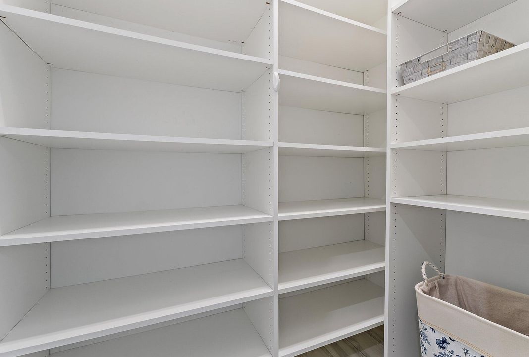 En Venta: $1,200,000 (2 camas, 3 baños, 2025 Pies cuadrados)