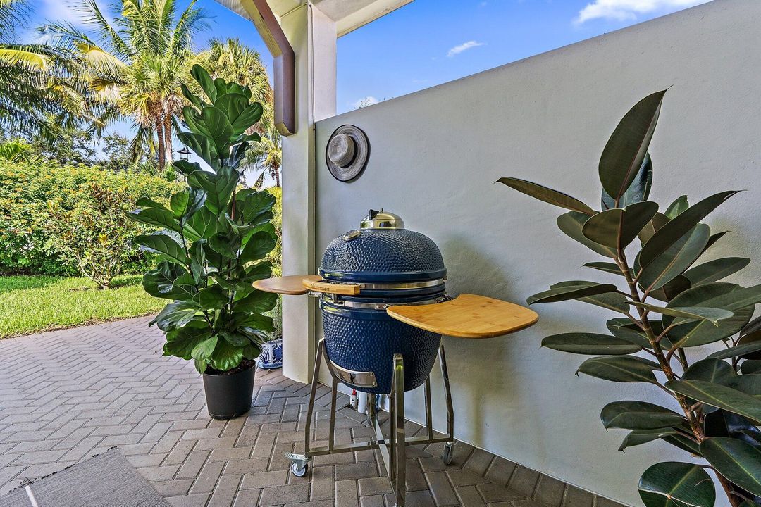 En Venta: $1,200,000 (2 camas, 3 baños, 2025 Pies cuadrados)