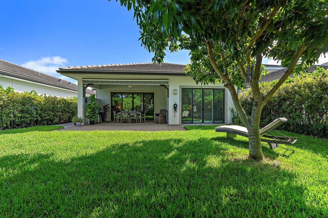 En Venta: $1,200,000 (2 camas, 3 baños, 2025 Pies cuadrados)