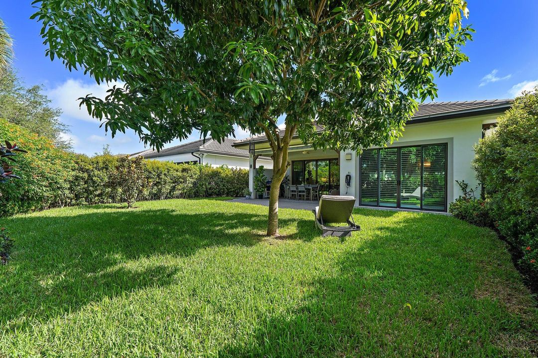 En Venta: $1,200,000 (2 camas, 3 baños, 2025 Pies cuadrados)