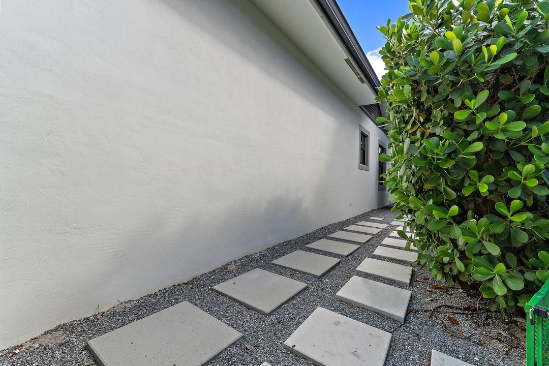 En Venta: $1,200,000 (2 camas, 3 baños, 2025 Pies cuadrados)