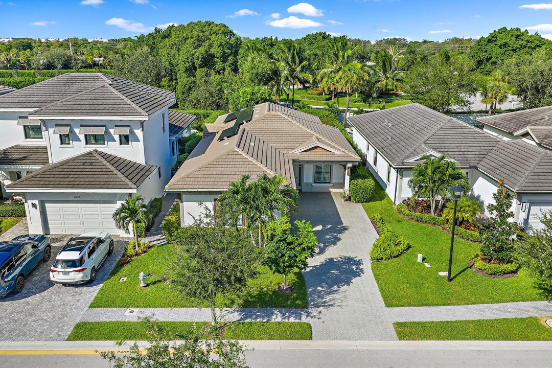 En Venta: $1,200,000 (2 camas, 3 baños, 2025 Pies cuadrados)