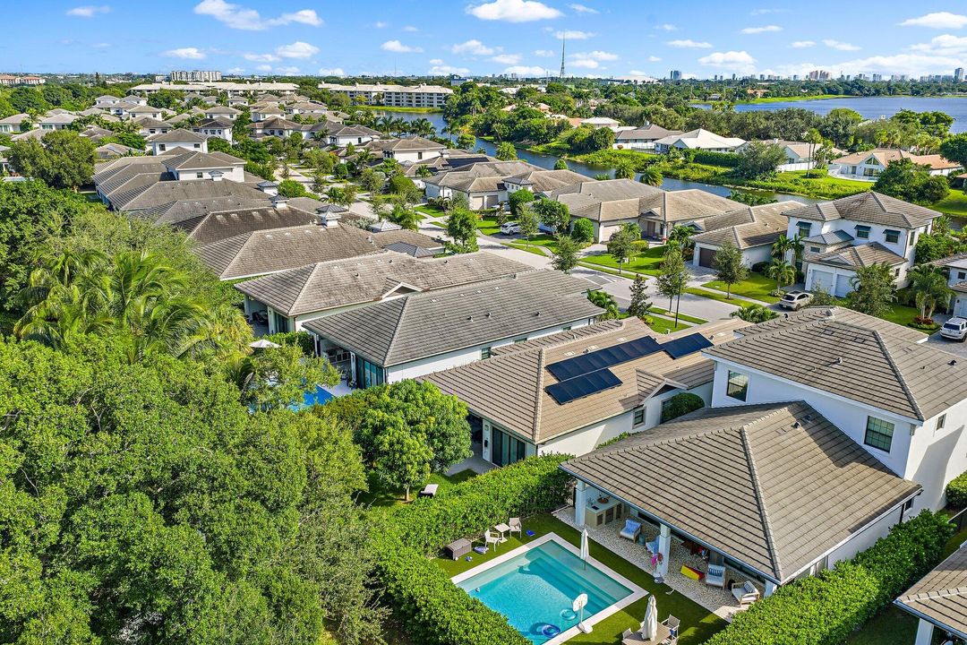 En Venta: $1,200,000 (2 camas, 3 baños, 2025 Pies cuadrados)