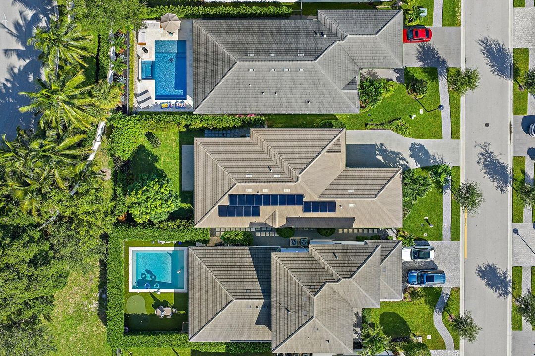 En Venta: $1,200,000 (2 camas, 3 baños, 2025 Pies cuadrados)