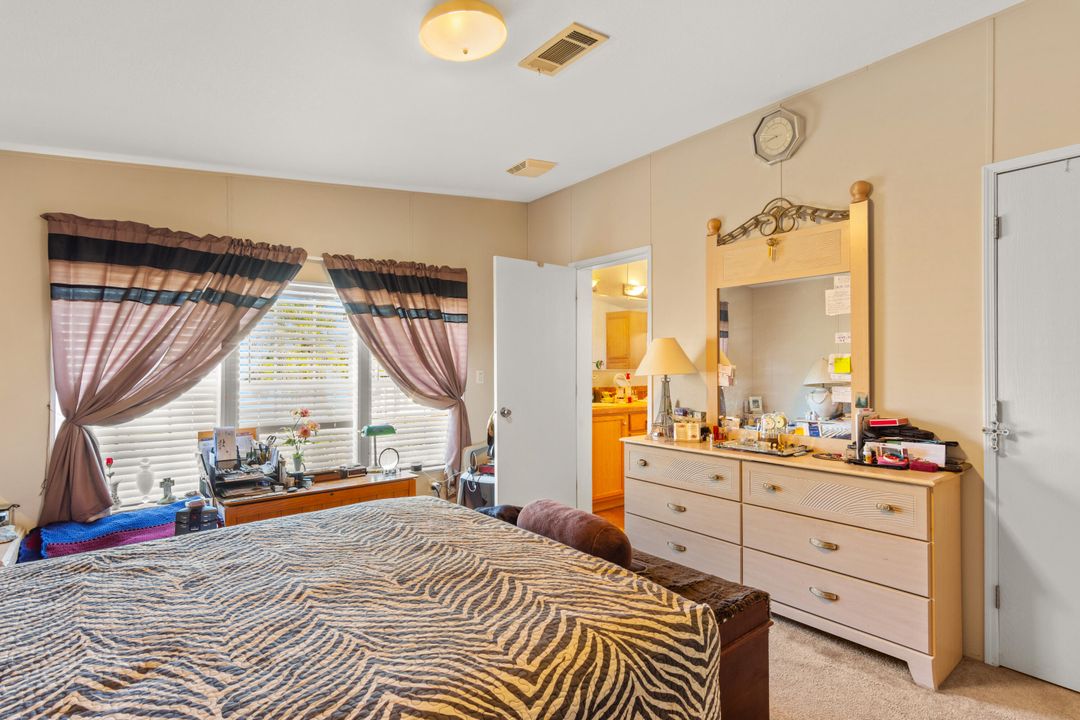 For Sale: $149,900 (2 beds, 2 baths, 1680 Square Feet)