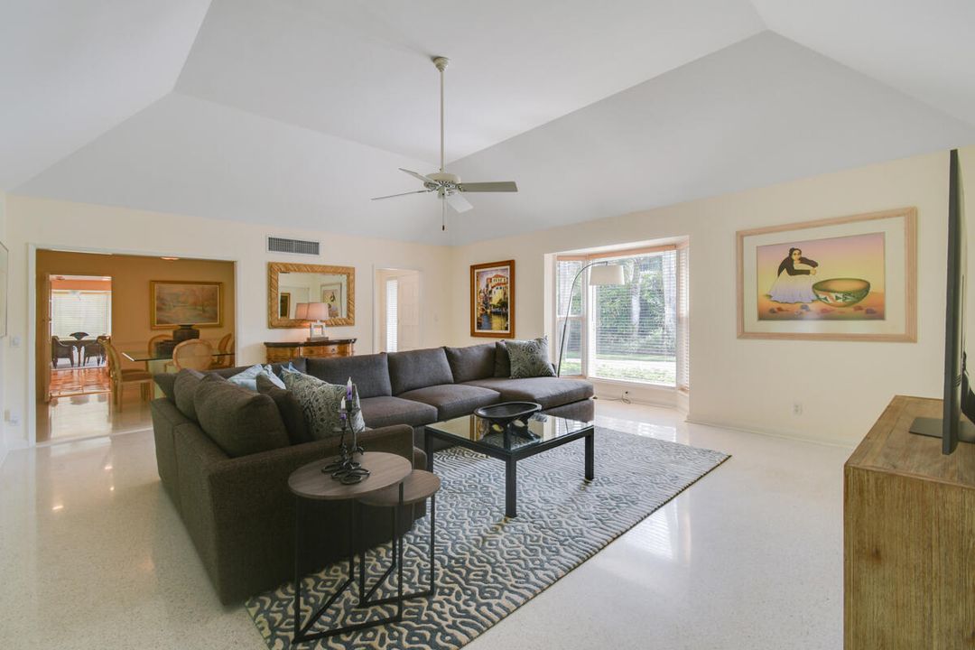 For Rent: $20,000 (4 beds, 3 baths, 3302 Square Feet)