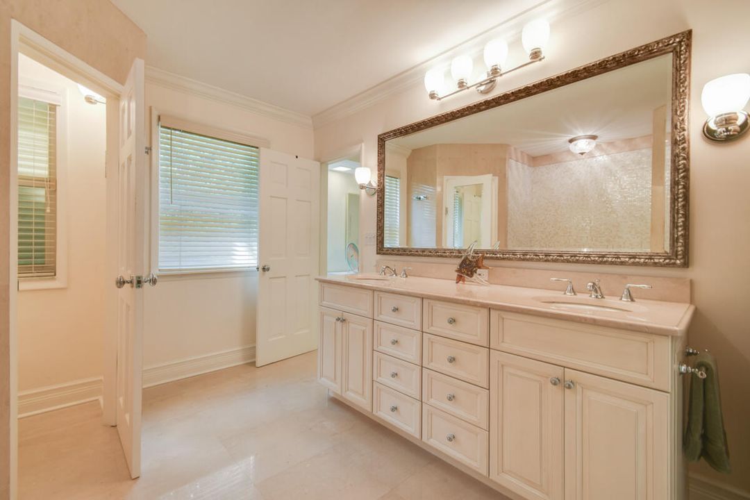 For Rent: $20,000 (4 beds, 3 baths, 3302 Square Feet)