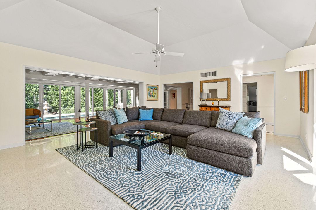 For Rent: $20,000 (4 beds, 3 baths, 3302 Square Feet)