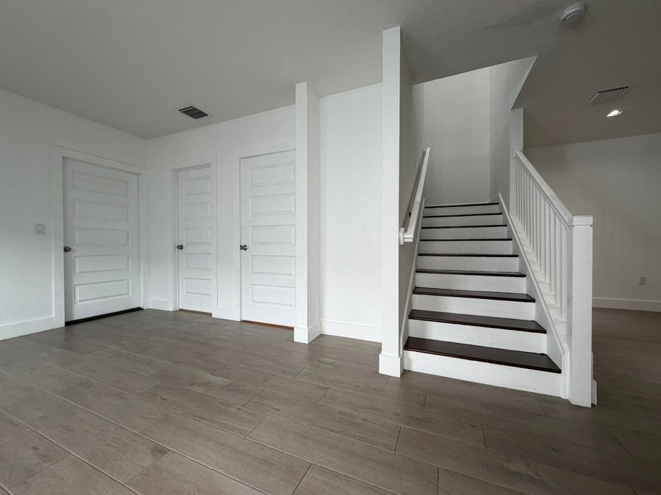 出租: $3,500 (3 贝兹, 2 浴室, 2071 平方英尺)