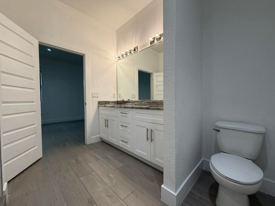 出租: $3,500 (3 贝兹, 2 浴室, 2071 平方英尺)