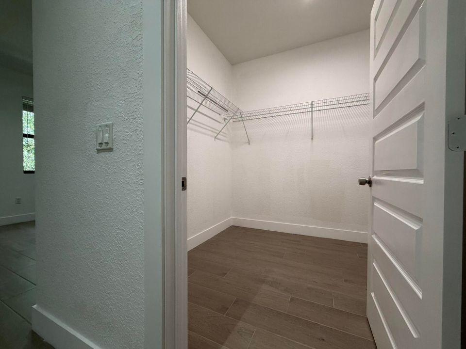 出租: $3,500 (3 贝兹, 2 浴室, 2071 平方英尺)