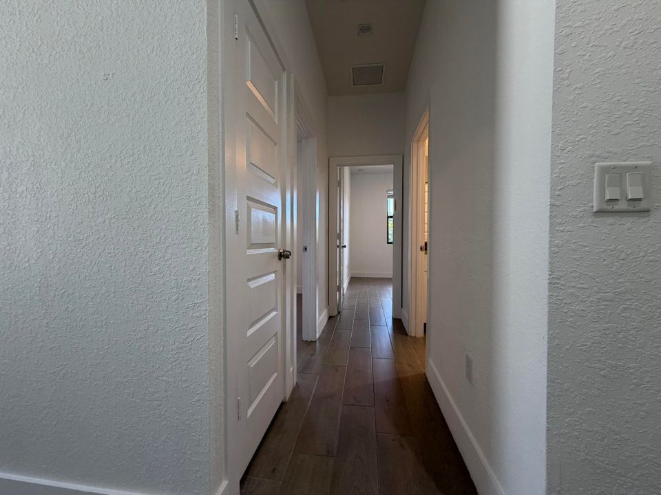 出租: $3,500 (3 贝兹, 2 浴室, 2071 平方英尺)