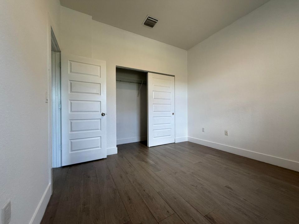 出租: $3,500 (3 贝兹, 2 浴室, 2071 平方英尺)